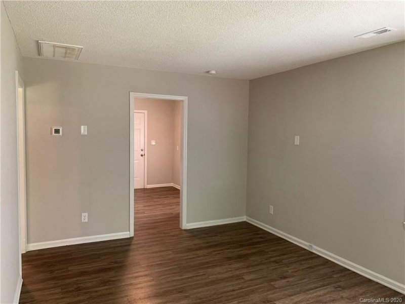 Property image 3 at 606 Ligustrum Street, Charlotte, NC 28206