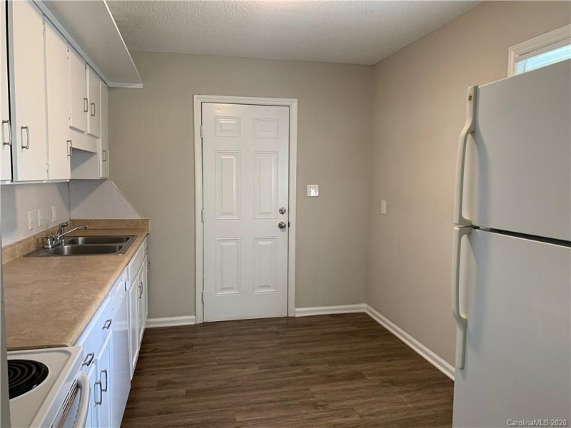 Property image 5 at 606 Ligustrum Street, Charlotte, NC 28206