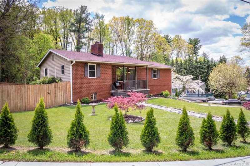 Property image 2 at 155 Carroll Avenue, Asheville, NC 28801