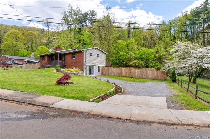 Property image 3 at 155 Carroll Avenue, Asheville, NC 28801