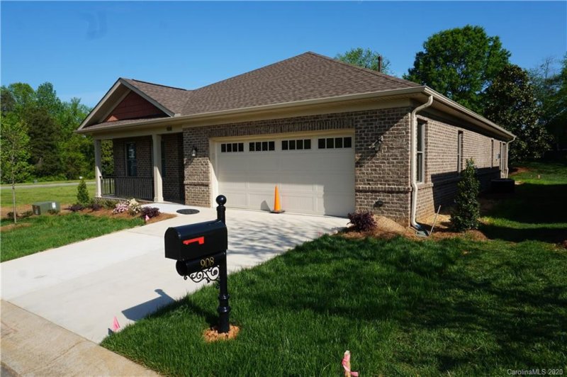 Property image 3 at 908 Hatchery Lane, Statesville, NC 28677