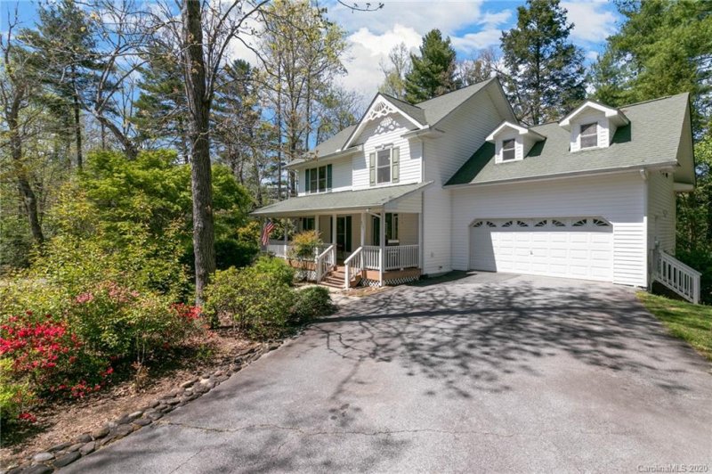 Property image 2 at 317 Benjamins Way, Hendersonville, NC 28792