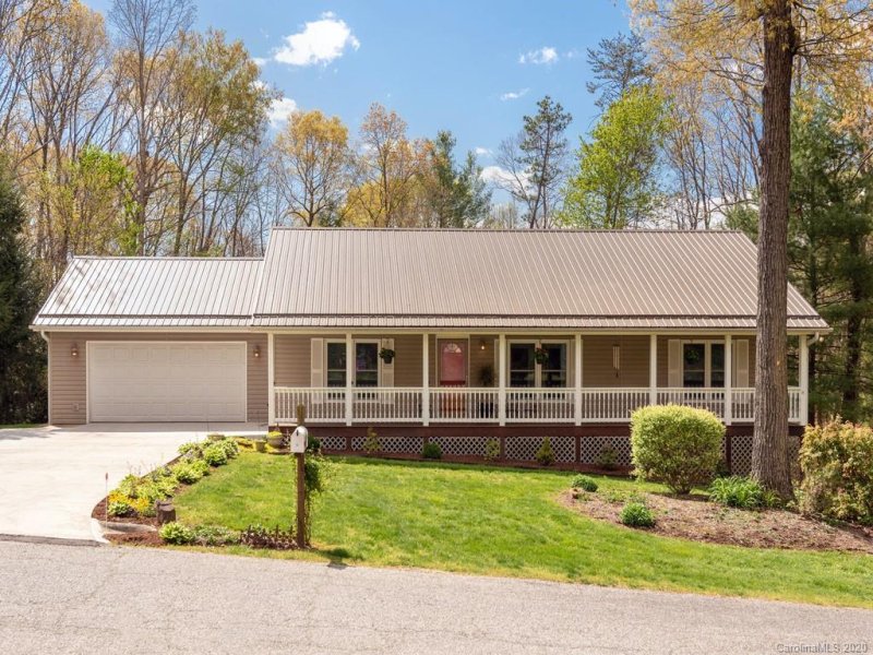 Property image 2 at 36 Starlight Lane, Hendersonville, NC 28792