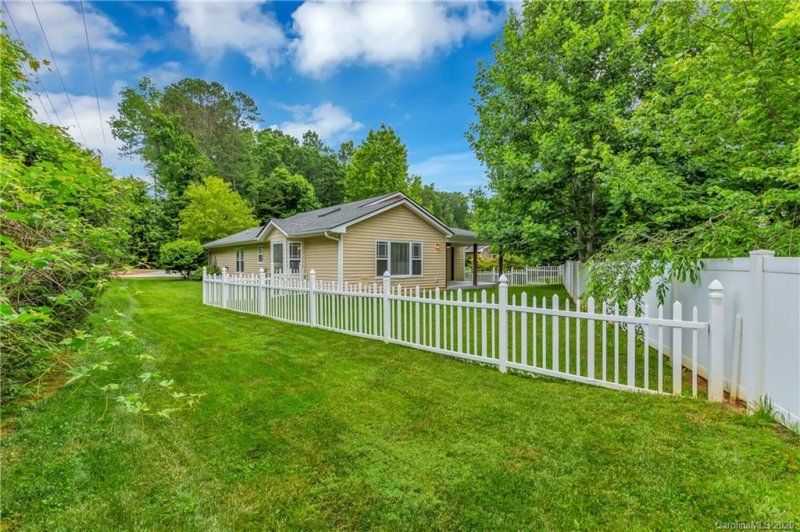 Property image 2 at 3 Sunview Circle, Arden, NC 28704