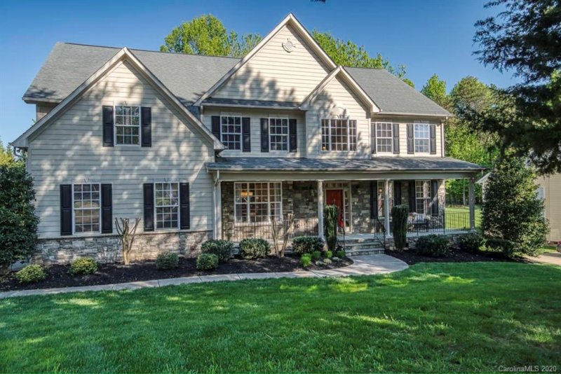 Property image 2 at 104 Estate View Court, Mooresville, NC 28117