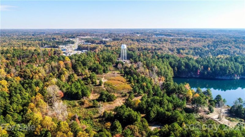 Property image 3 at 167 Greenbay Road, Mooresville, NC 28117