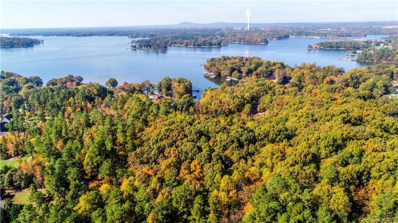 Property image 3 at 201 Greenbay Road, Mooresville, NC 28117