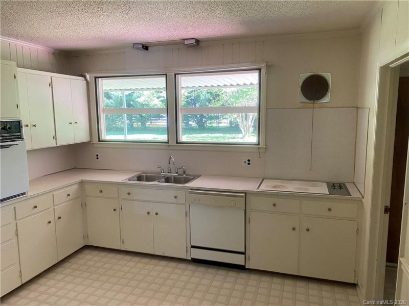 Property image 3 at 524 Thomas Trail, Gastonia, NC 28054