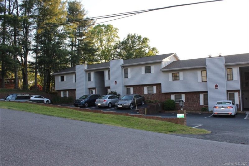 Property image 2 at 119 23rd Street, Hickory, NC 28601