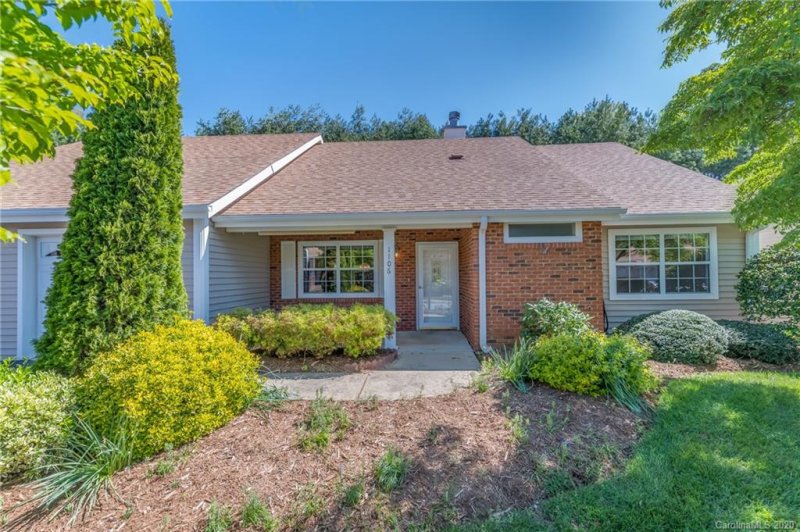 Property image 3 at 1106 Citation Circle, Hendersonville, NC 28739