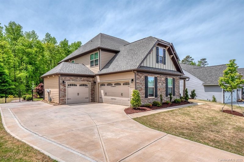 Property image 2 at 5105 Devonshire Road, Denver, NC 28037