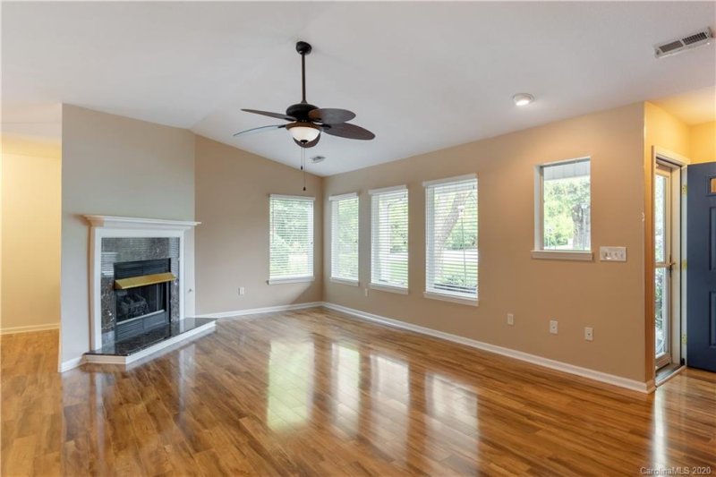 Property image 5 at 706 W St Johns Way, Hendersonville, NC 28791