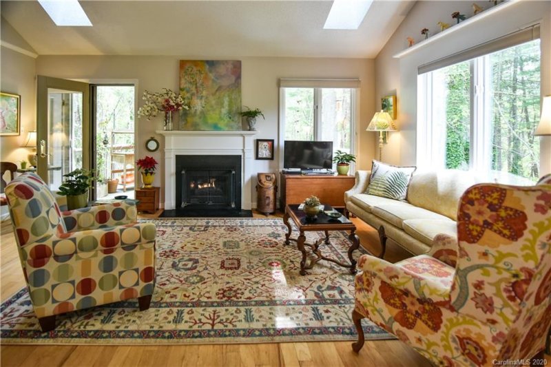 Property image 5 at 104 Beaver Ridge Road, Asheville, NC 28804