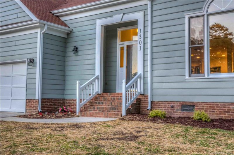 Property image 4 at 1301 Long Paw Lane, Charlotte, NC 28214