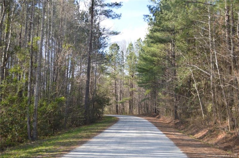 Property image 2 at 54 Stone Cottage Lane, Landrum, SC 29356