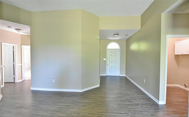 Property image 3 at 5311 Timberbluff Drive, Charlotte, NC 28216