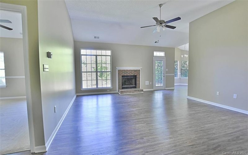 Property image 4 at 5311 Timberbluff Drive, Charlotte, NC 28216