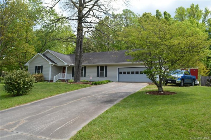 Property image 2 at 2110 Sharon Drive, Statesville, NC 28625