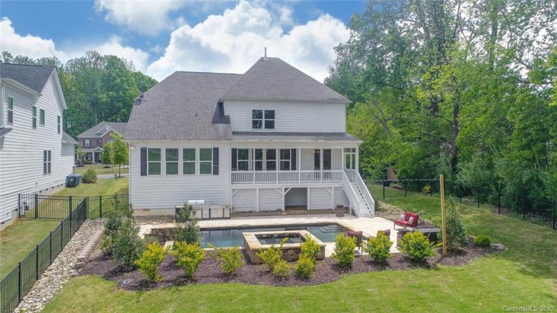 Property image 3 at 8920 Bur Lane, Huntersville, NC 28078