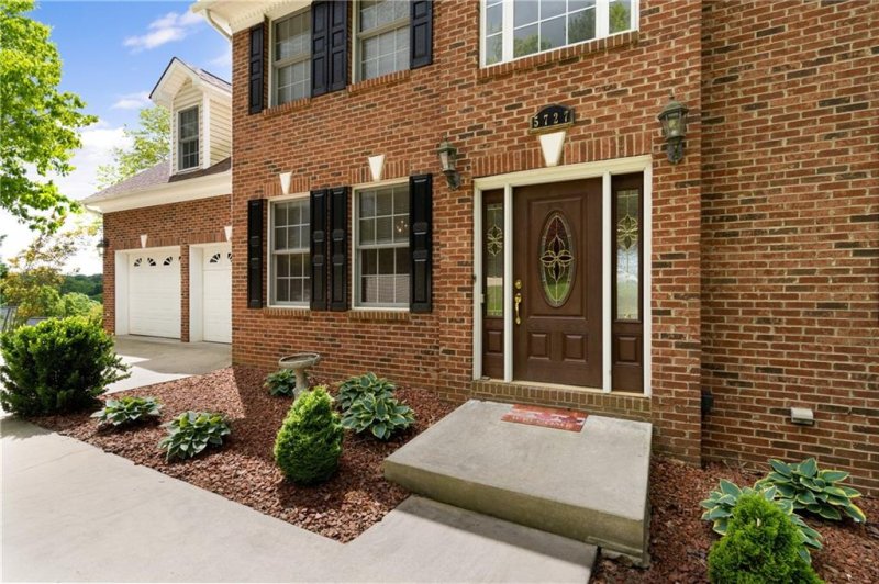 Property image 4 at 5727 Crown Terrace, Hickory, NC 28601