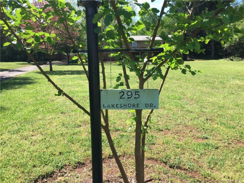 Property image 3 at 295 Lakeshore Drive, Mooresville, NC 28117