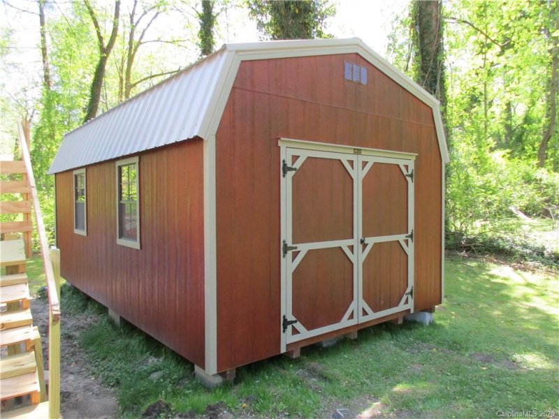 Property image 3 at 713 Knollwood Drive, Hendersonville, NC 28791