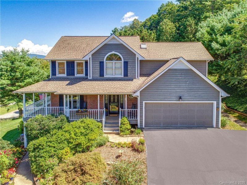 Property image 2 at 102 Weston Place, Asheville, NC 28803