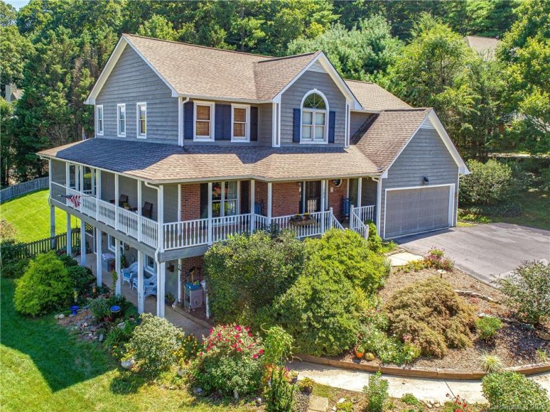 Property image 3 at 102 Weston Place, Asheville, NC 28803