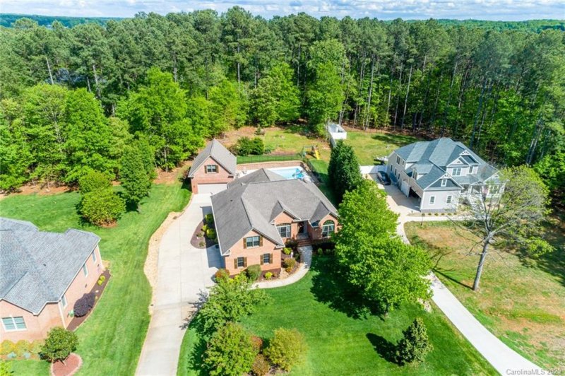 Property image 4 at 2592 Camelia Pointe Drive, Sherrills Ford, NC 28673