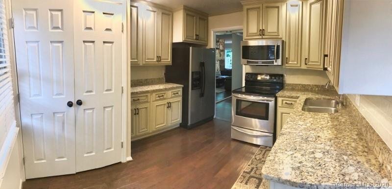 Property image 3 at 4611 Hedgemore Drive, Charlotte, NC 28209