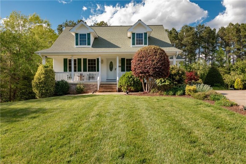 Property image 3 at 6484 Looking Glass Court, Hickory, NC 28601