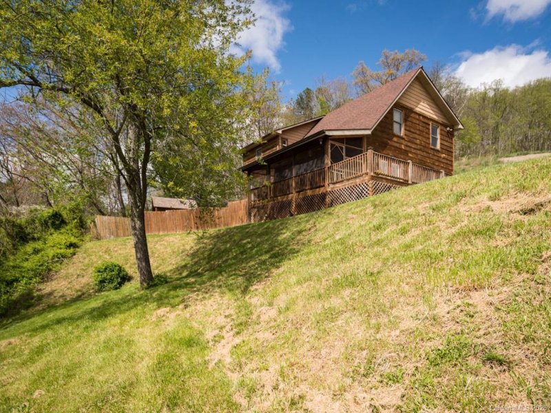 Property image 3 at 25 Sandalwood Lane, Canton, NC 28716