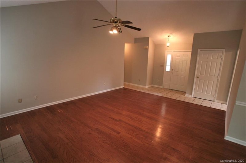 Property image 2 at 10527 Queensmead Circle, Charlotte, NC 28273