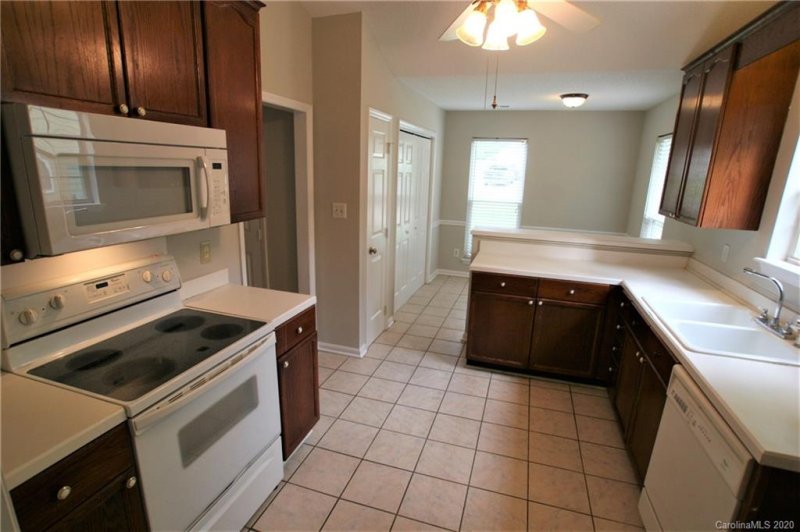 Property image 5 at 10527 Queensmead Circle, Charlotte, NC 28273