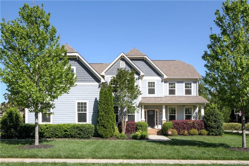 105 Topsail Court