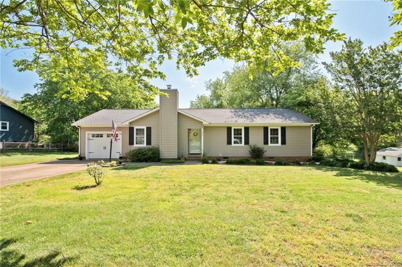 Property image 2 at 259 Sundown Road, Mooresville, NC 28117