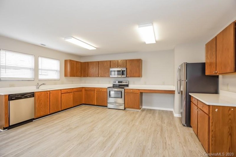 Property image 5 at 3325 Aldwych Way, Charlotte, NC 28216