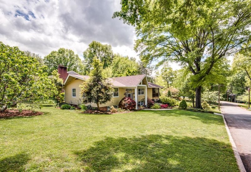 Property image 5 at 556 10th Street Drive, Hickory, NC 28601