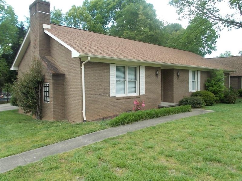 Property image 2 at 3239 15th Street, Hickory, NC 28601