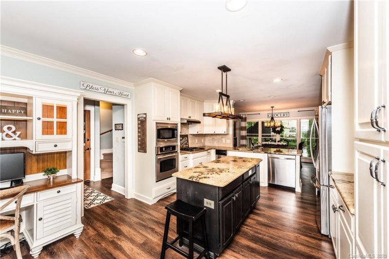 Property image 5 at 7109 Cobblecreek Drive, Matthews, NC 28104