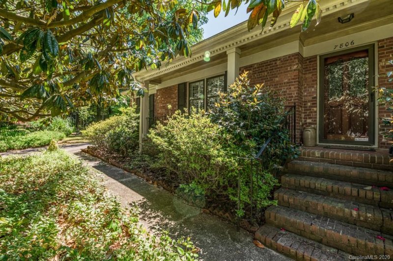 Property image 2 at 7806 Snowden Lane, Charlotte, NC 28270