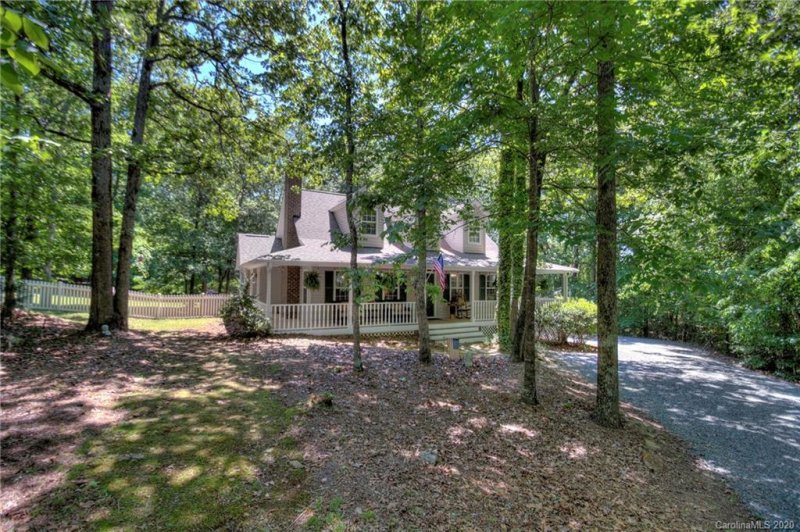 Property image 2 at 6911 Live Oaks Lane, Waxhaw, NC 28173