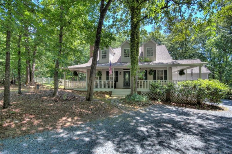 Property image 3 at 6911 Live Oaks Lane, Waxhaw, NC 28173