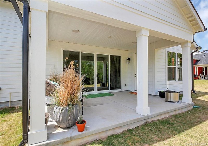 Property image 2 at 194 Country Lake Drive, Mooresville, NC 28115