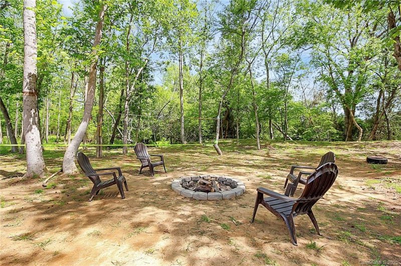 Property image 3 at 194 Country Lake Drive, Mooresville, NC 28115