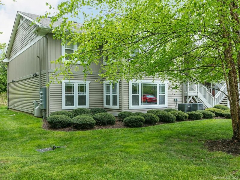 Property image 3 at 75 Morningside Lane, Hendersonville, NC 28792