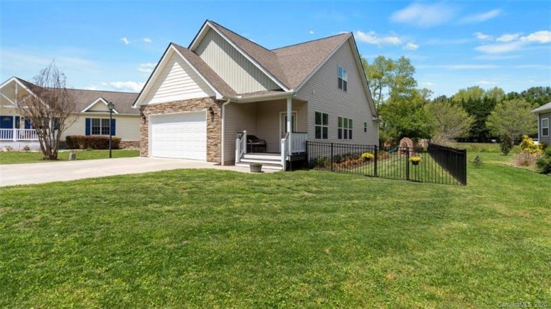 Property image 4 at 32 Grasshopper Drive, Etowah, NC 28729