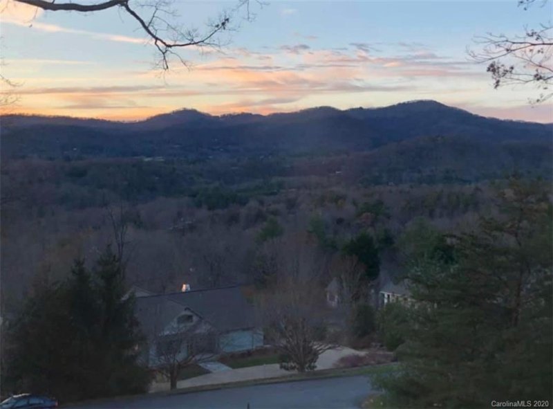 Property image 3 at 213 Eastmoor Drive, Asheville, NC 28805