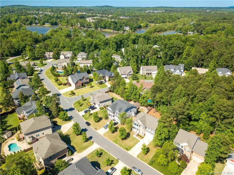 Property image 2 at 324 Windy Pine Drive, Lake Wylie, SC 29710