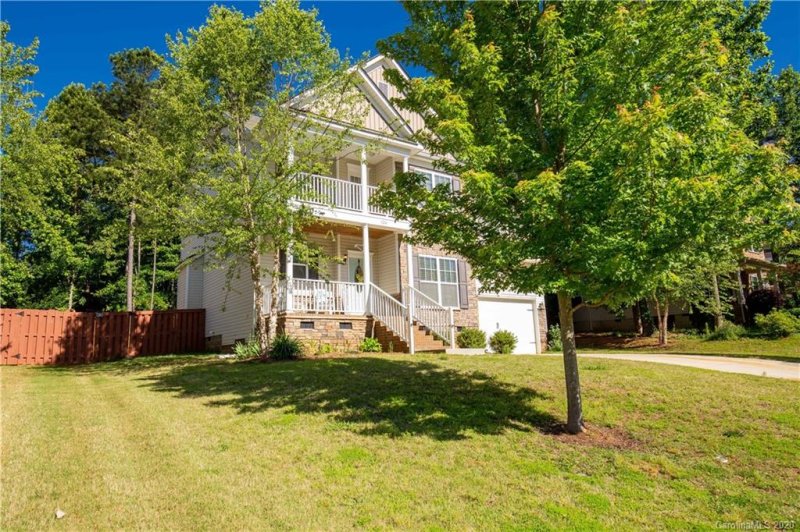 Property image 3 at 324 Windy Pine Drive, Lake Wylie, SC 29710